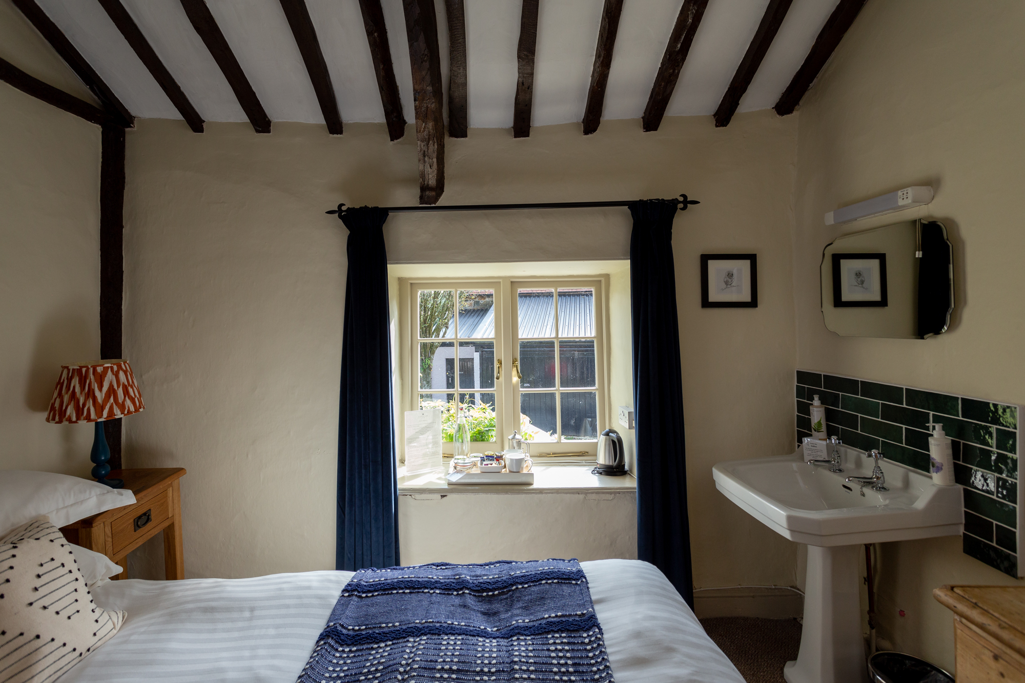 BEAMS ROOM025